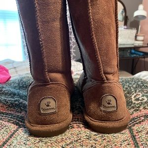 Brand new bear paw boots. never worn
